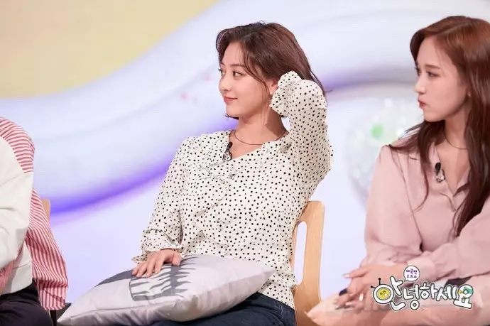[TWICE][分享]181112 志效-Mina《你好》花絮照公開明朗笑容俘獲飯心