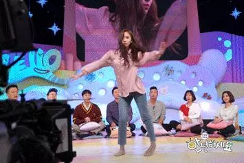 [TWICE][分享]181112 志效-Mina《你好》花絮照公開明朗笑容俘獲飯心