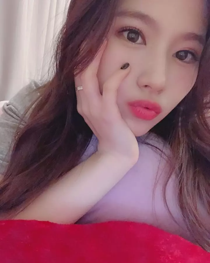 [TWICE][分享]181112 志效-Mina《你好》花絮照公開明朗笑容俘獲飯心