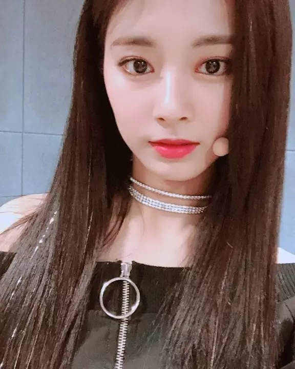 [TWICE][分享]181112 志效-Mina《你好》花絮照公開明朗笑容俘獲飯心