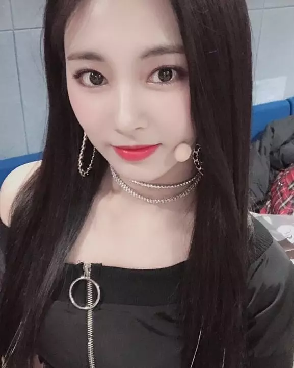 [TWICE][分享]181112 志效-Mina《你好》花絮照公開明朗笑容俘獲飯心