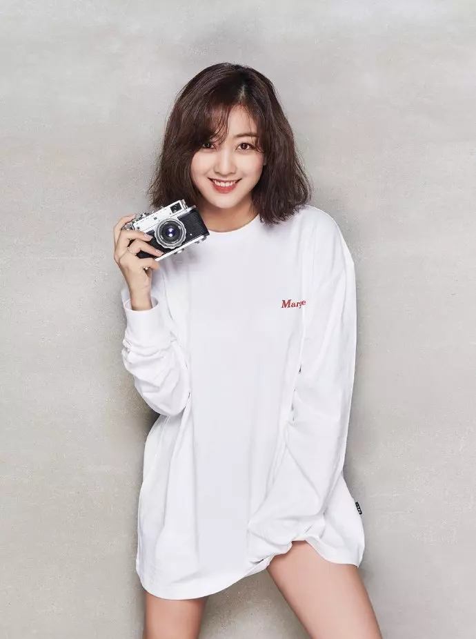 [TWICE][分享]181112 志效-Mina《你好》花絮照公開明朗笑容俘獲飯心