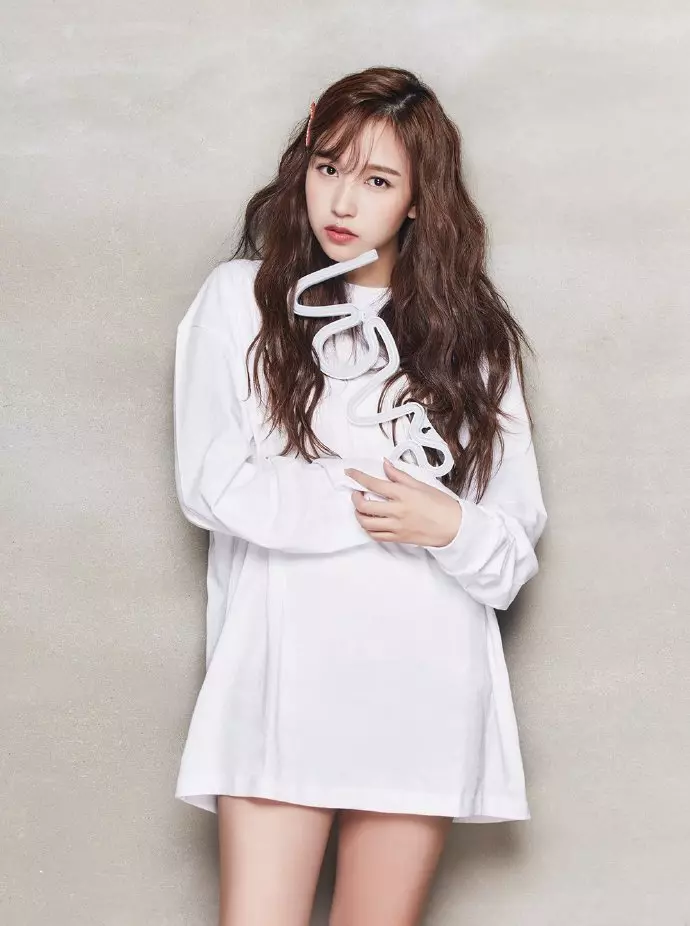 [TWICE][分享]181112 志效-Mina《你好》花絮照公開明朗笑容俘獲飯心