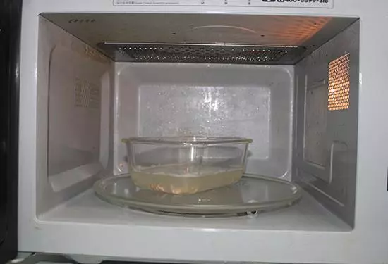 油煙機3年沒清潔髒得掉油,清潔阿姨教我1招,乾淨得跟新的一樣