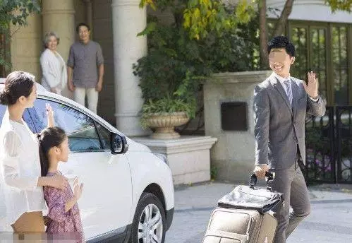 丈夫出差,婆婆卻出門拾荒,俺回家推開門,見丈夫是禽獸