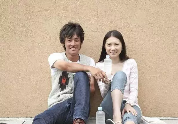 打算回家給母親過壽,丈夫不願意送我,車站看到一個人,我蒙了!