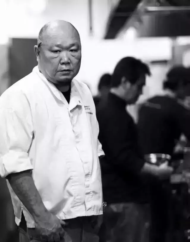 揭秘新加坡監獄生活,從「罪犯」的衣食住行上廁所。。。超乎想像!