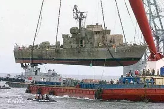 最真實殘酷的海戰電影,朝鮮T34坦克艇VS韓軍艦的場面太震撼了!