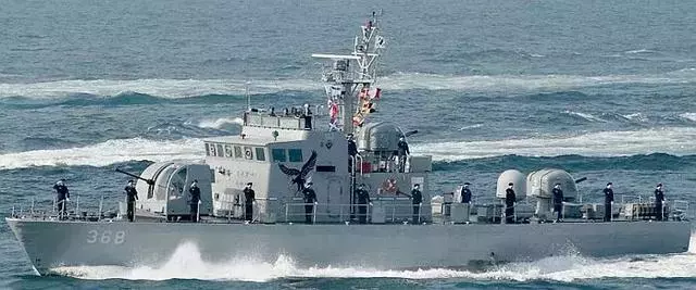 最真實殘酷的海戰電影,朝鮮T34坦克艇VS韓軍艦的場面太震撼了!