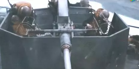 最真實殘酷的海戰電影,朝鮮T34坦克艇VS韓軍艦的場面太震撼了!