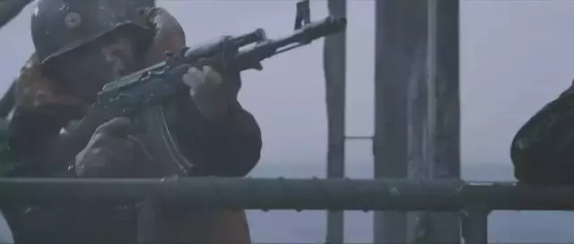 最真實殘酷的海戰電影,朝鮮T34坦克艇VS韓軍艦的場面太震撼了!