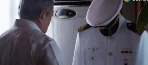 最真實殘酷的海戰電影,朝鮮T34坦克艇VS韓軍艦的場面太震撼了!