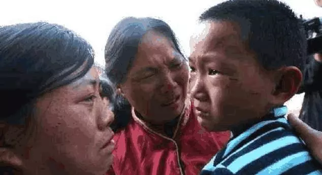 路上遇到強拖的人販子怎麼辦?別光喊,學會這5招讓人販不敢妄動