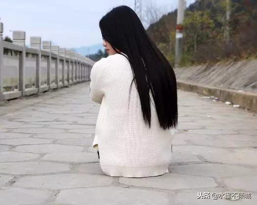我養大侄子,被他騙光手裡的錢,腦梗後想到女兒,我卻找不到她了