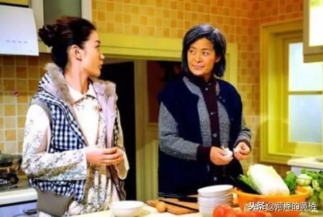 結婚婆婆給十萬彩禮,我爸媽陪嫁一套房,新婚第二天婆婆罵我騙婚