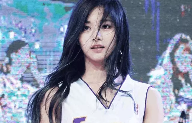 TWICE組合的周子瑜,天生的偶像卻沒放棄努力,越來越厲害