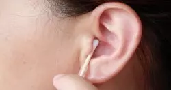 金庸今出殯 好友蔡瀾等送最後一程 | 東方網 | 馬來西亞東方日報
