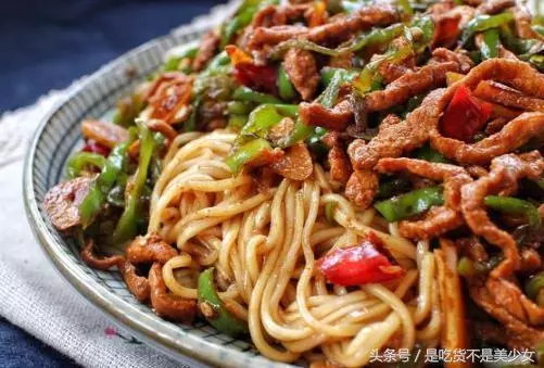 餐館大廚必備技能,能把青椒做出18道菜,色香味俱全,太牛了