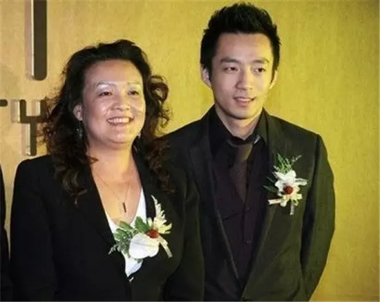 「婆媳相」?大S和汪小菲同框,卻被指身材越來越像婆婆張蘭!