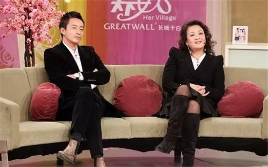 「婆媳相」?大S和汪小菲同框,卻被指身材越來越像婆婆張蘭!