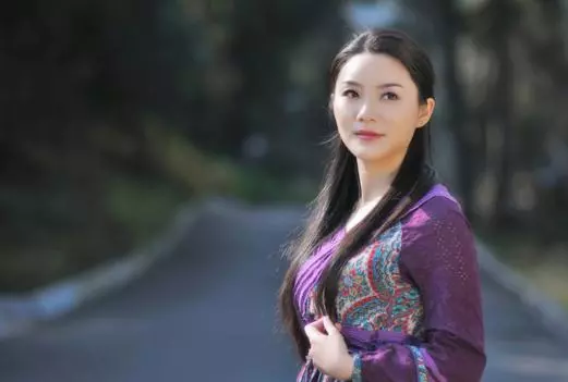 娘家房子拆遷分80萬,弟媳把房門換了鎖,母親的態度我如墜冰窟