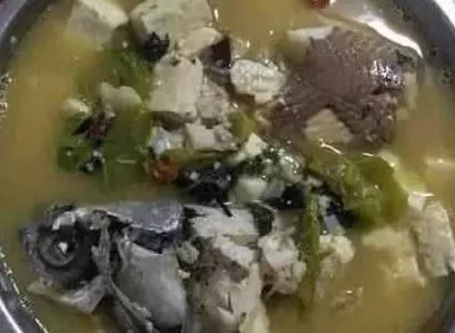 妯娌二胎生下女兒,婆婆偷懶躲我家,妯娌1個電話,我吃了1周泡麵