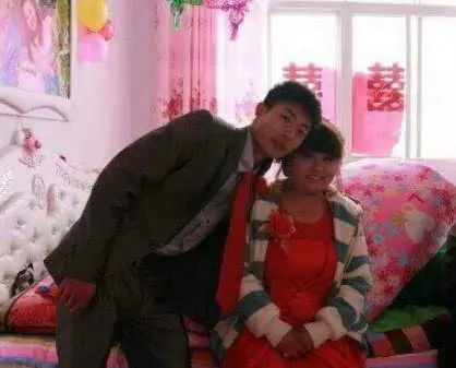 我生女妯娌生兒,婆婆給她燉雞,給我碗白面,吃完看見碗底我樂了