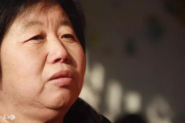 婆婆生病住院,我忙前忙後照顧一個星期,不及妯娌送來的一箱泡麵
