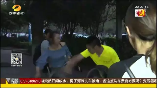 夫妻「假離婚」卻成真,丈夫勸妻子:要微笑面對,律師:可以去告他