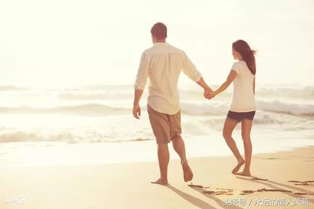 小叔子新婚我隨禮五千塊,他笑著收下,半年後還我把門鑰匙!