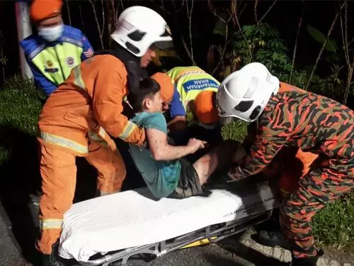 獨中生失控撞入溝渠,釀成1死3傷悲劇。意外原因太悲了..