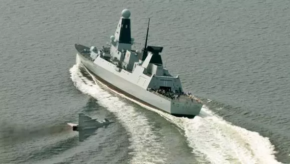 顏面盡失!英軍驅逐艦被伊朗攔截,英國人這次被美國人坑的厲害