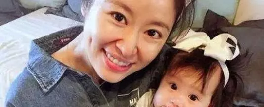 林心如2歲女兒美的過分,完全繼承爸媽優點,是個大眼「睫毛精」