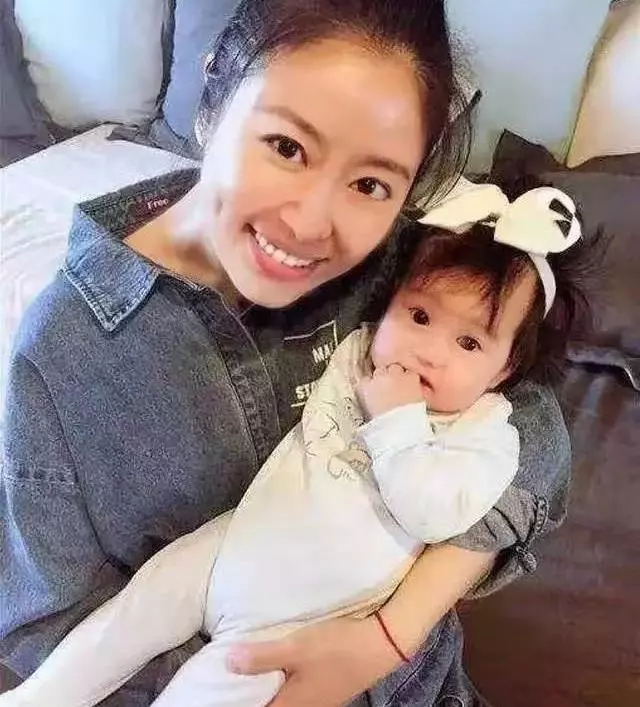 林心如2歲女兒美的過分,完全繼承爸媽優點,是個大眼「睫毛精」