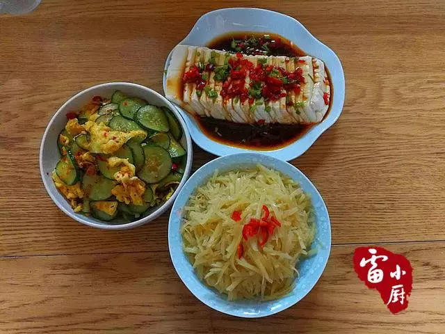 每天七點下班到家,給老公做3道菜,葷素都有,他卻嫌棄太簡單