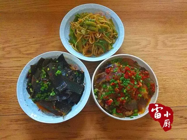 每天七點下班到家,給老公做3道菜,葷素都有,他卻嫌棄太簡單