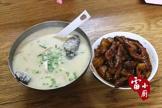 每天七點下班到家,給老公做3道菜,葷素都有,他卻嫌棄太簡單