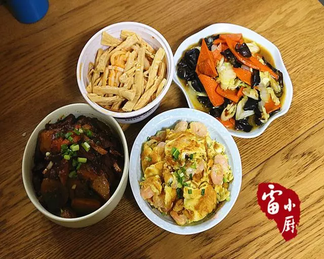 每天七點下班到家,給老公做3道菜,葷素都有,他卻嫌棄太簡單