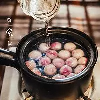水晶紫薯湯圓做法,今年冬至不妨試一試做來吃,吃個不一 樣的湯圓!!