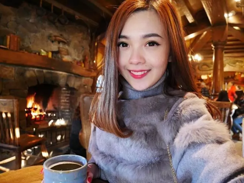 【2018 · 大馬最美空姐!】大馬AirAsia空姐竟然在網路爆紅,這天使樣貌,魔鬼身材真不得了!網友:「亞洲最美空姐