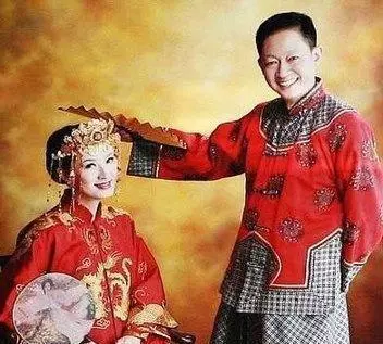 吃軟飯」不敢離婚的五位男明星, 妻子都是億萬富翁! 葉問也上榜了?