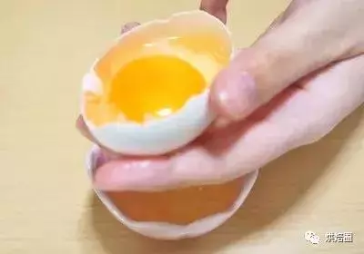 迪士尼主題餐廳的米老鼠水煮蛋 在家也能做!