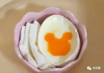 迪士尼主題餐廳的米老鼠水煮蛋 在家也能做!