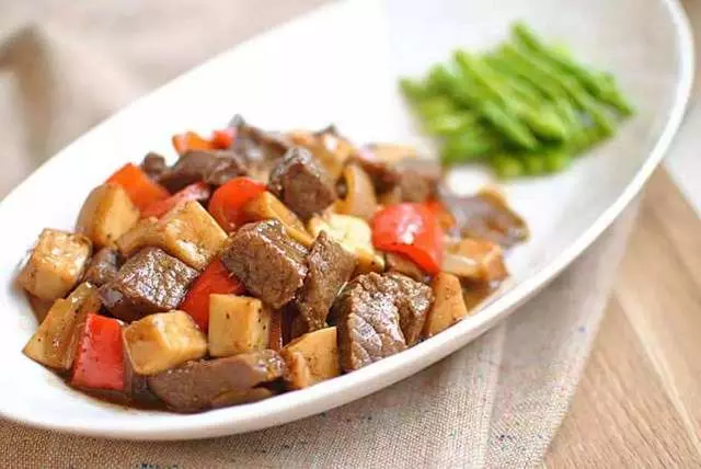 冬季吃菌菇類好處多,介紹5種好吃的方法,美容養顏不長肉