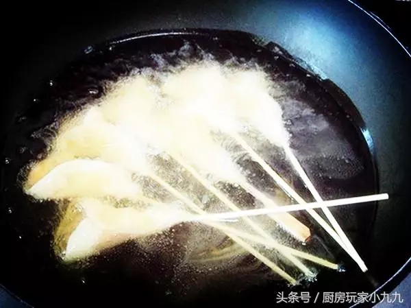 剩餃子皮的做法大全集:餃子皮可以做什麼美食?30種花樣吃法送你