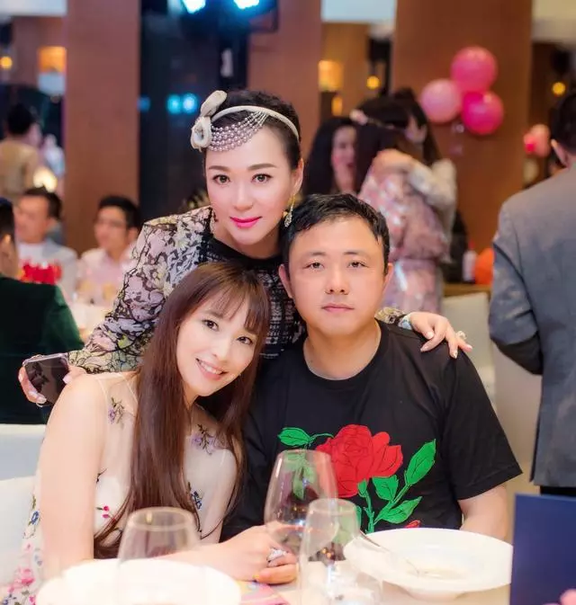 因洗錢4400億?!讓生了3個孩子的吳佩慈沒有嫁進豪門,夢徹底破碎!