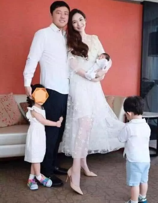 因洗錢4400億?!讓生了3個孩子的吳佩慈沒有嫁進豪門,夢徹底破碎!