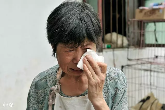 守寡的滋味好難受,我40歲還年輕,岳母不許我娶老婆!