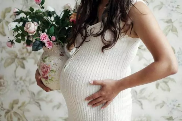 母親生病丈夫說去死,婆婆生病他讓妻子辭職去照顧,笑回他5個字