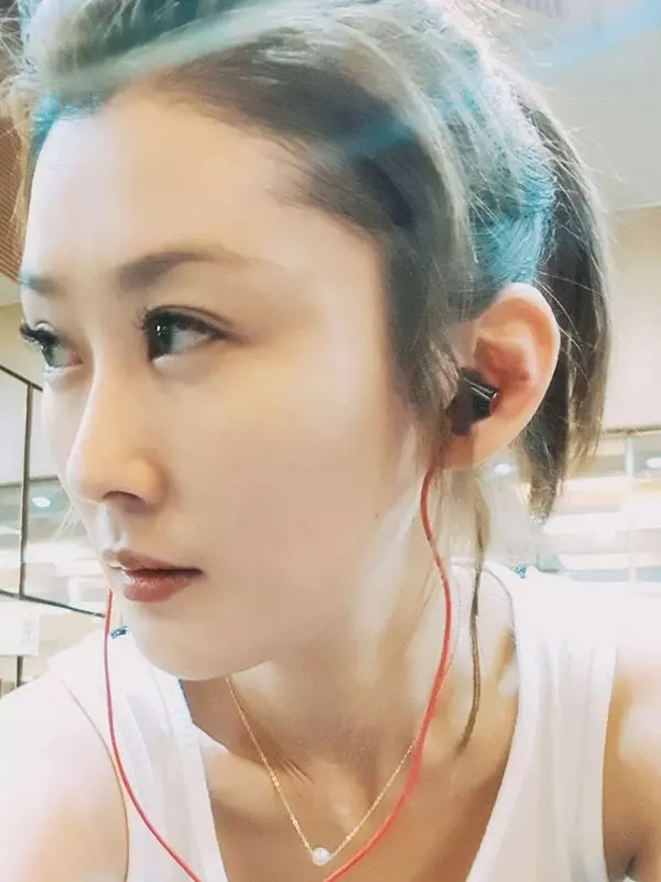 女收銀員被欺負,陳珮騏挺身維護「狂飆英語罵跑老外」! 「超狂背景」被起底,網友驚呼:難怪! - 美麗日報 Life